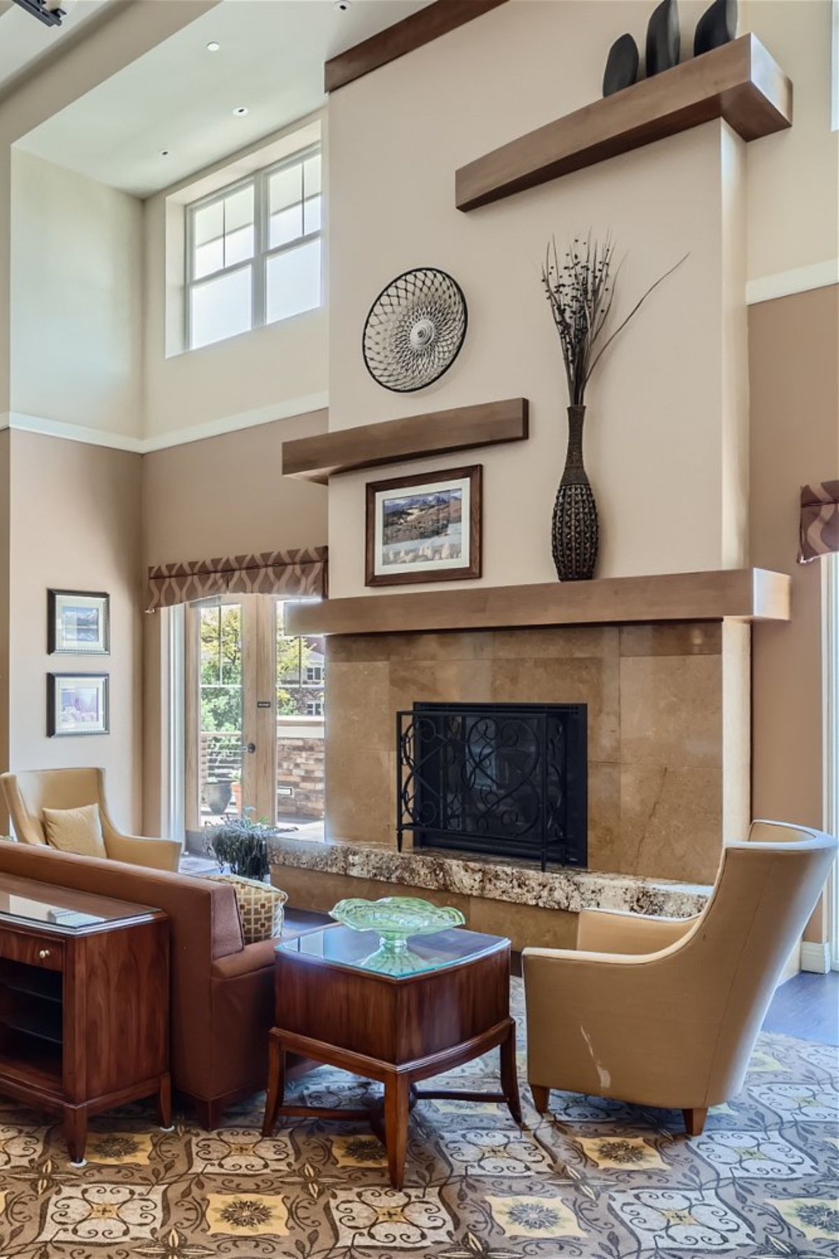Someren Glen Senior Living Community in Centennial, CO - living center interior