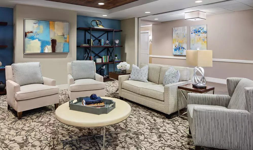 Someren Glen Senior Living Community in Centennial, CO - the retreat living room