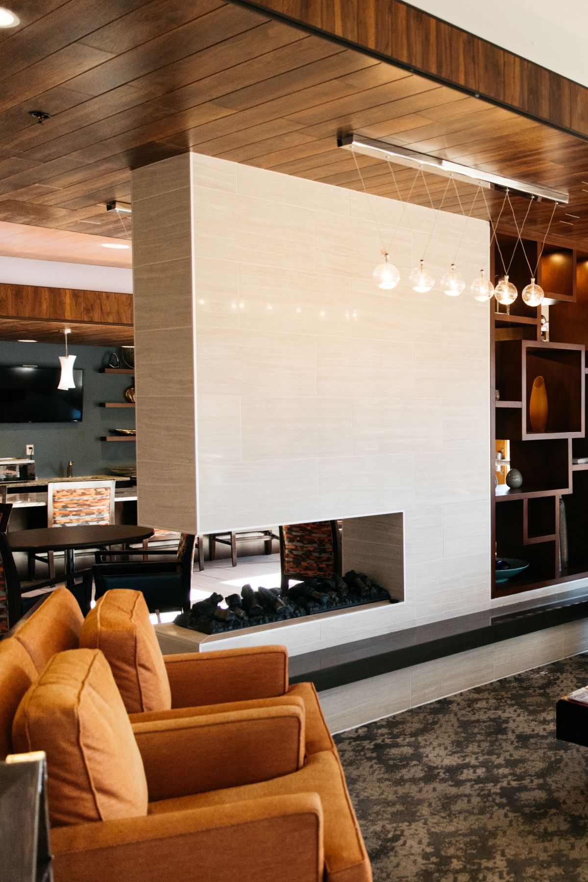 Someren Glen Senior Living Community in Centennial, CO - the retreat front living room